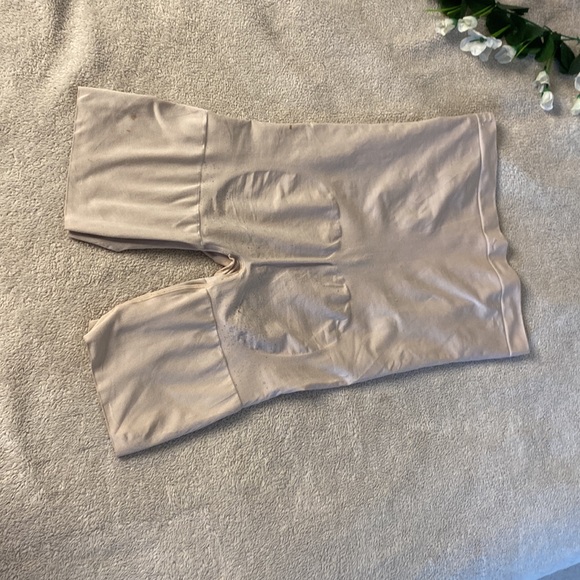 SPANX by Sara Blakely Shapewear - Picture 7 of 8